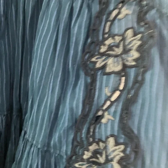 Free People Blue High Low  Mini Dress/ Tunic with Embroidery size Medium - Picture 2 of 8